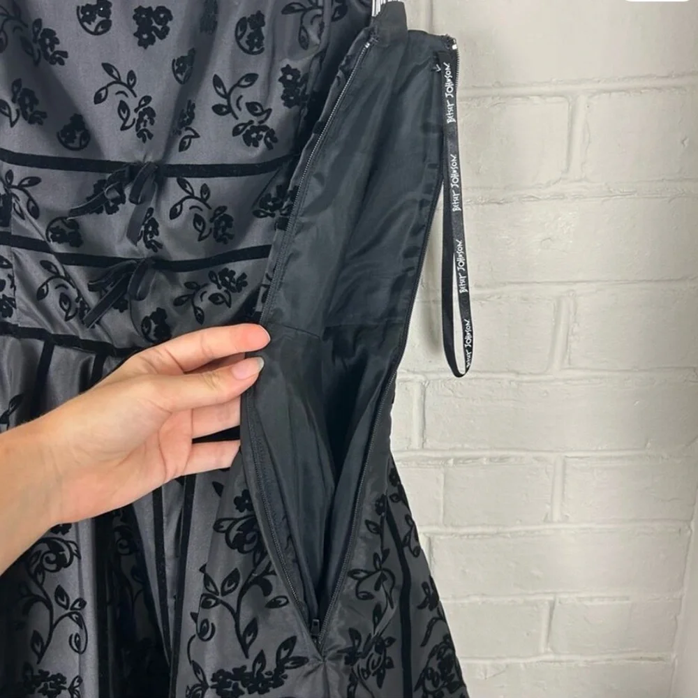 Rare Vintage Betsey Johnson Strapless Gray w/Black Velvet Trim Witchy Goth Dress - Picture 11 of 15